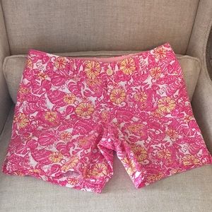 Lilly Pulitzer Grace short in “Chum Bucket”